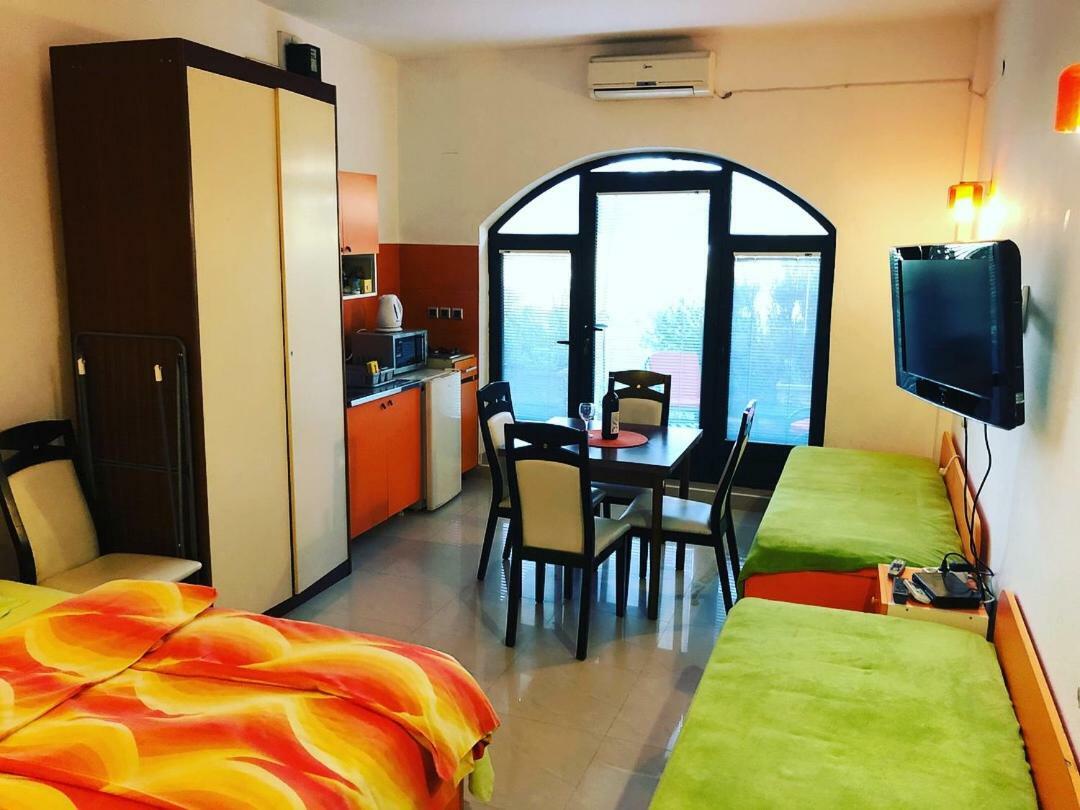 Apartments Afrodita バール エクステリア 写真